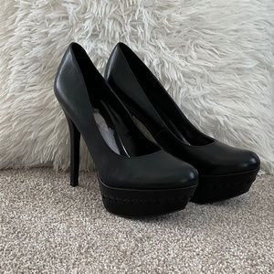 Carlos by Carlos Santana Black Leather Pumps